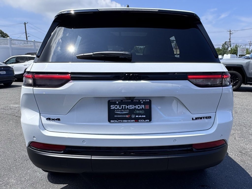 New 2025 Jeep Grand Cherokee Limited w/ Black Appearance Package image 6