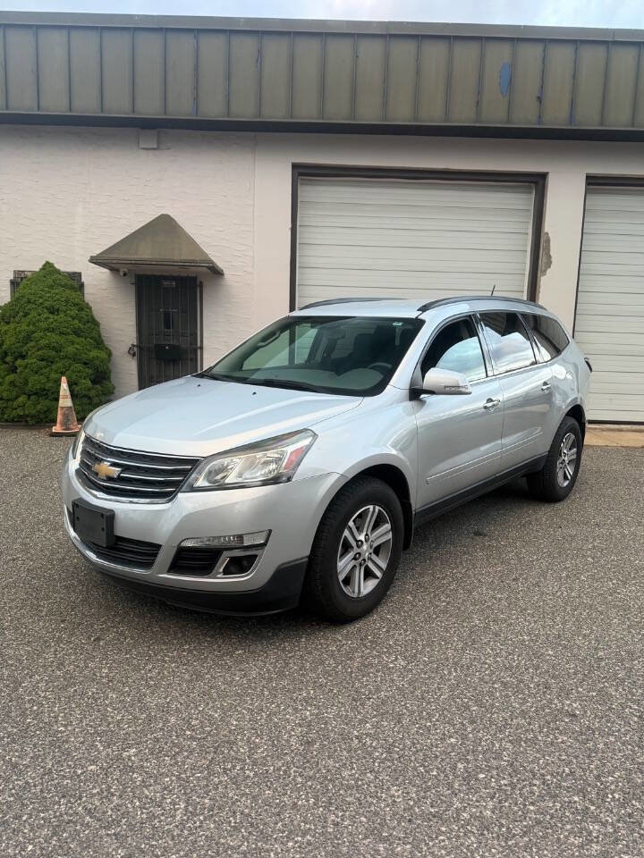 Used 2017 Chevrolet Traverse LT AWD/4WD image 2