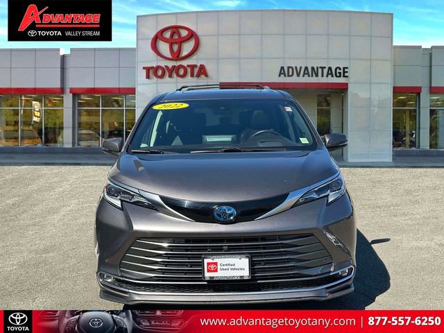 Used 2022 Toyota Sienna Platinum image 2