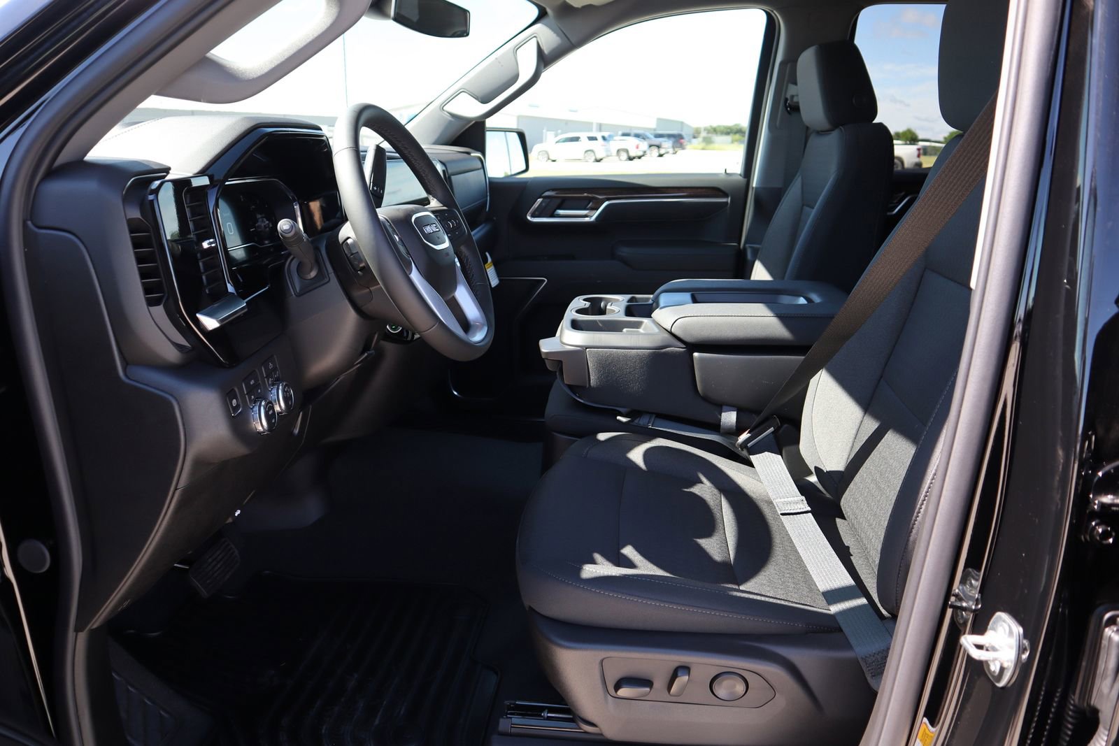 New 2025 GMC Sierra 1500 Elevation image 9