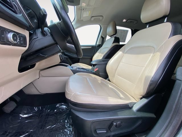 Used 2022 Ford Escape SEL FWD image 9