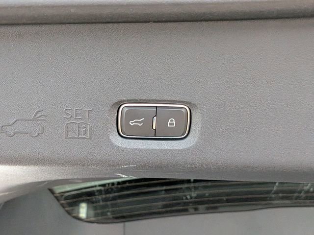 Used 2025 Ford Expedition Active image 21