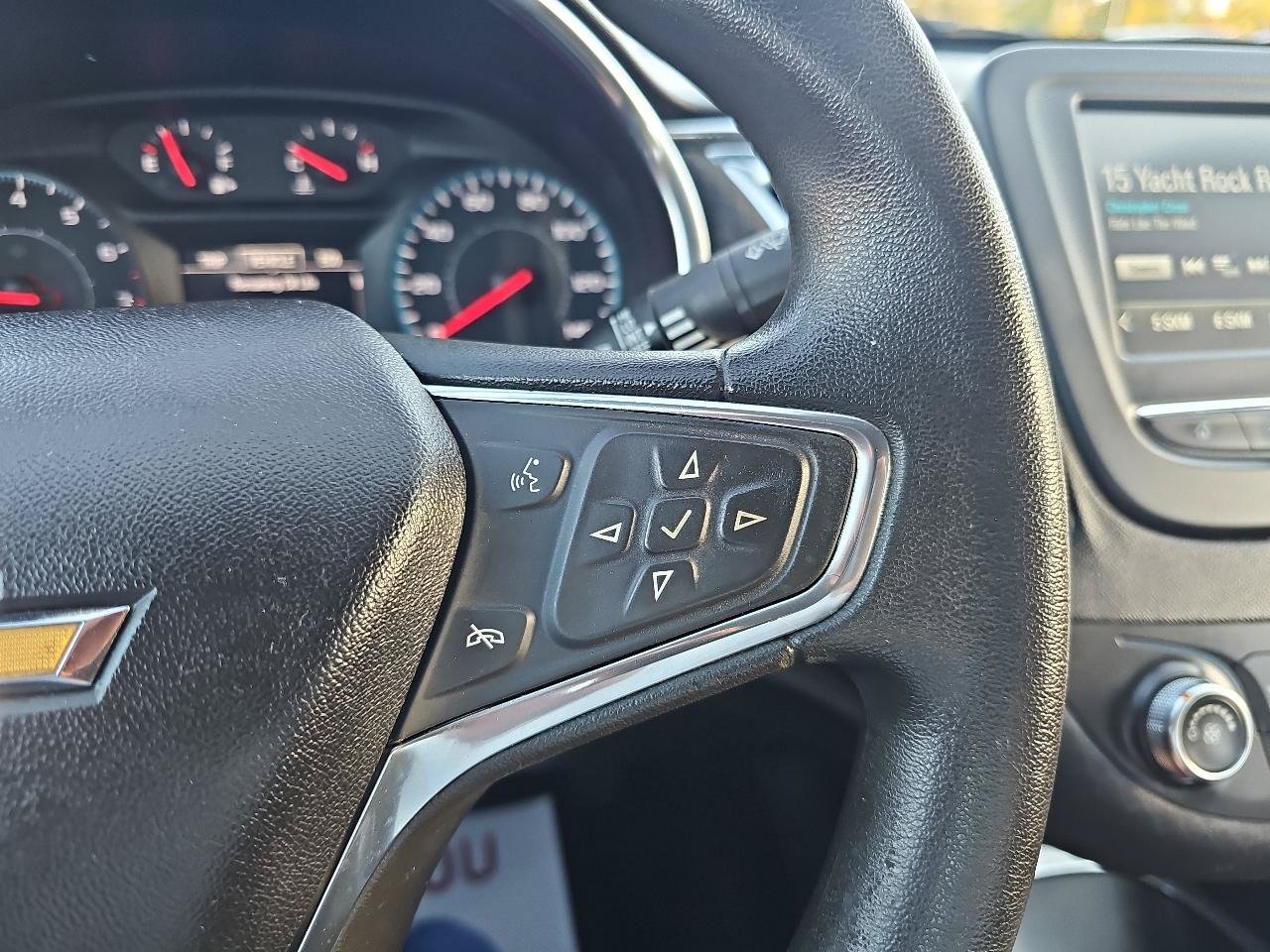 Used 2018 Chevrolet Malibu LT FWD image 8