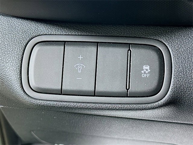 Certified 2025 Hyundai Venue SEL FWD image 13