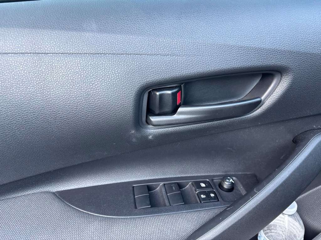 Used 2025 Toyota Corolla LE FWD image 10