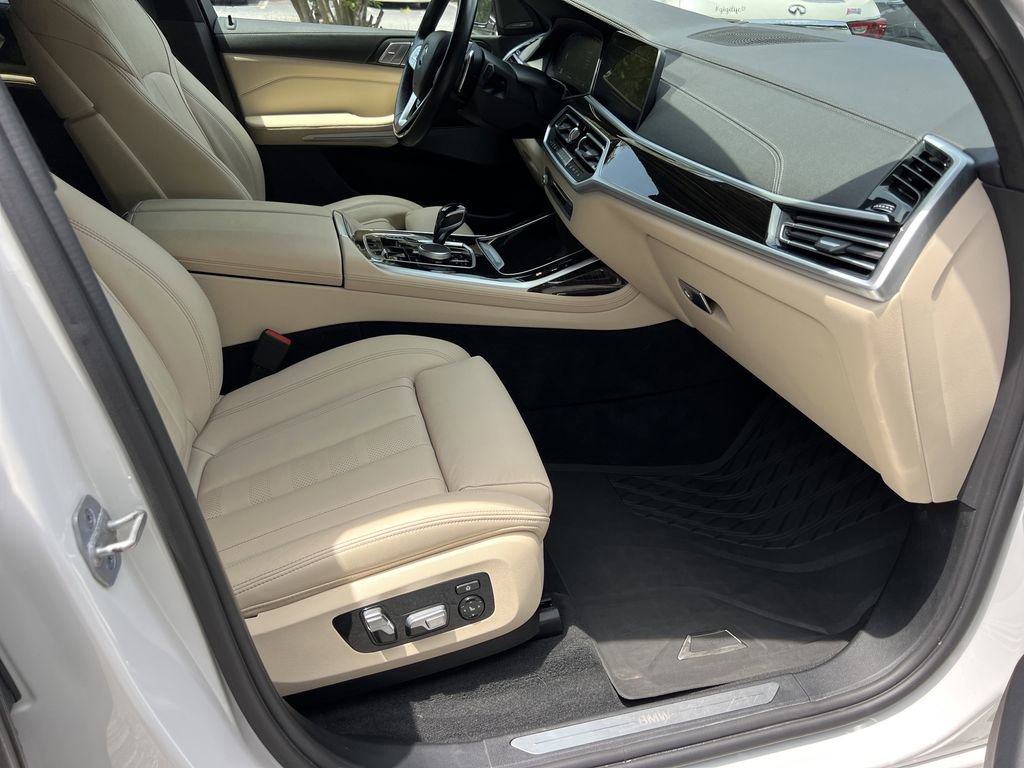 Used 2021 BMW X7 xDrive40i w/ Premium Package AWD/4WD image 11