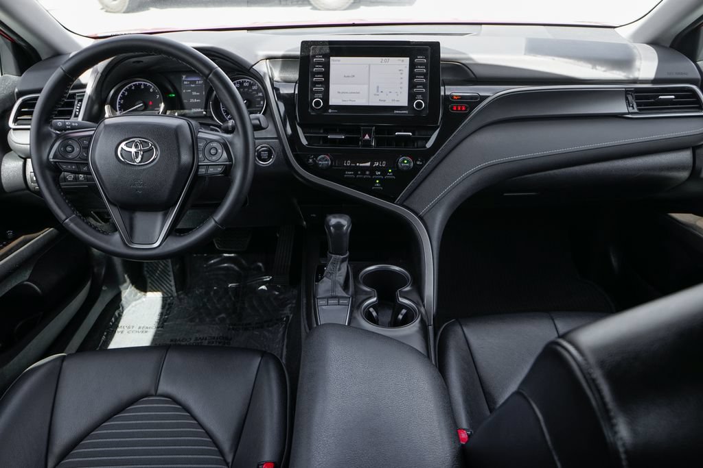 Used 2022 Toyota Camry SE w/ Convenience Package FWD image 14