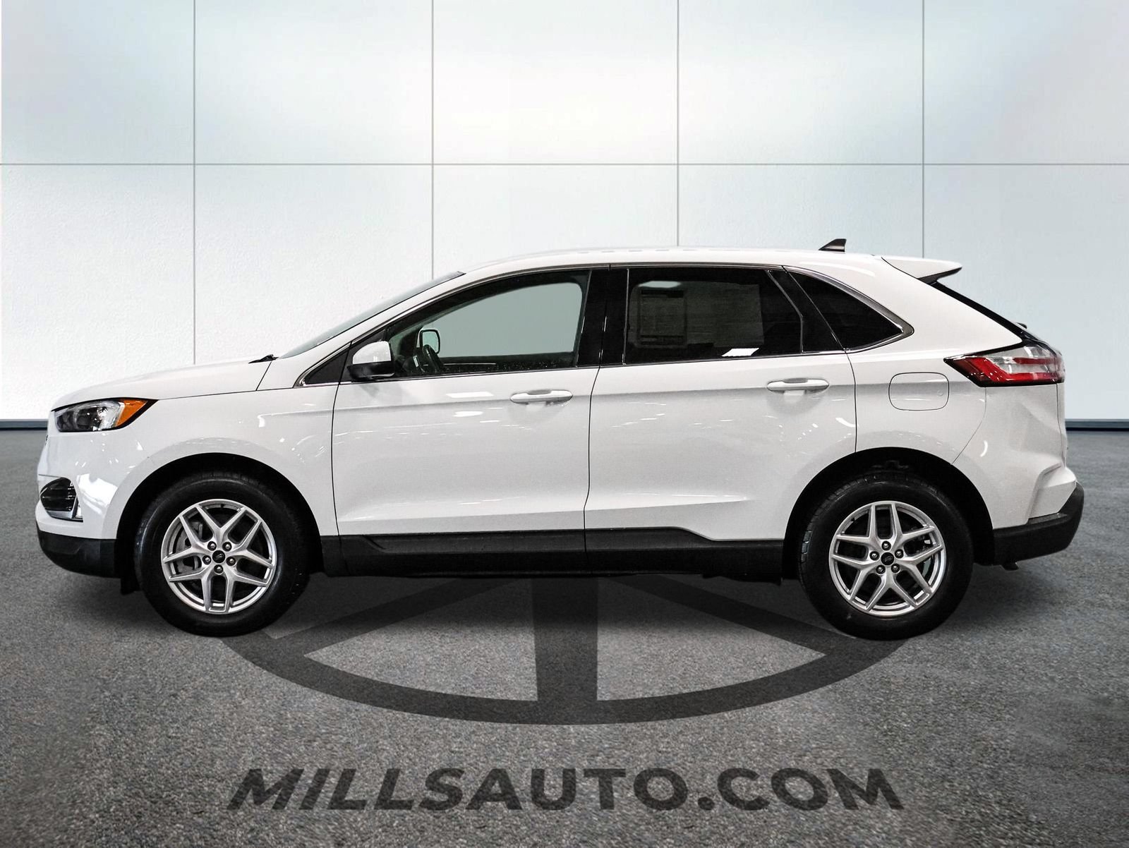 Used 2024 Ford Edge SEL w/ Convenience Package AWD/4WD image 3