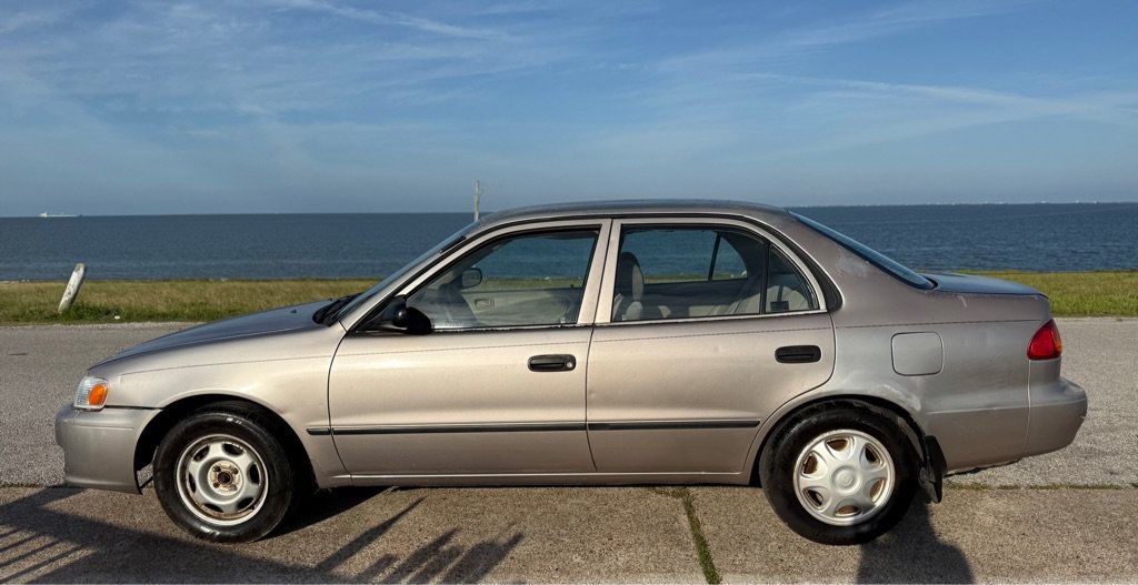 Used 2001 Toyota Corolla CE FWD image 8