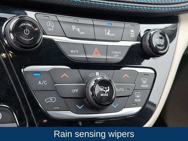 Used 2021 Chrysler Pacifica Touring AWD/4WD image 24