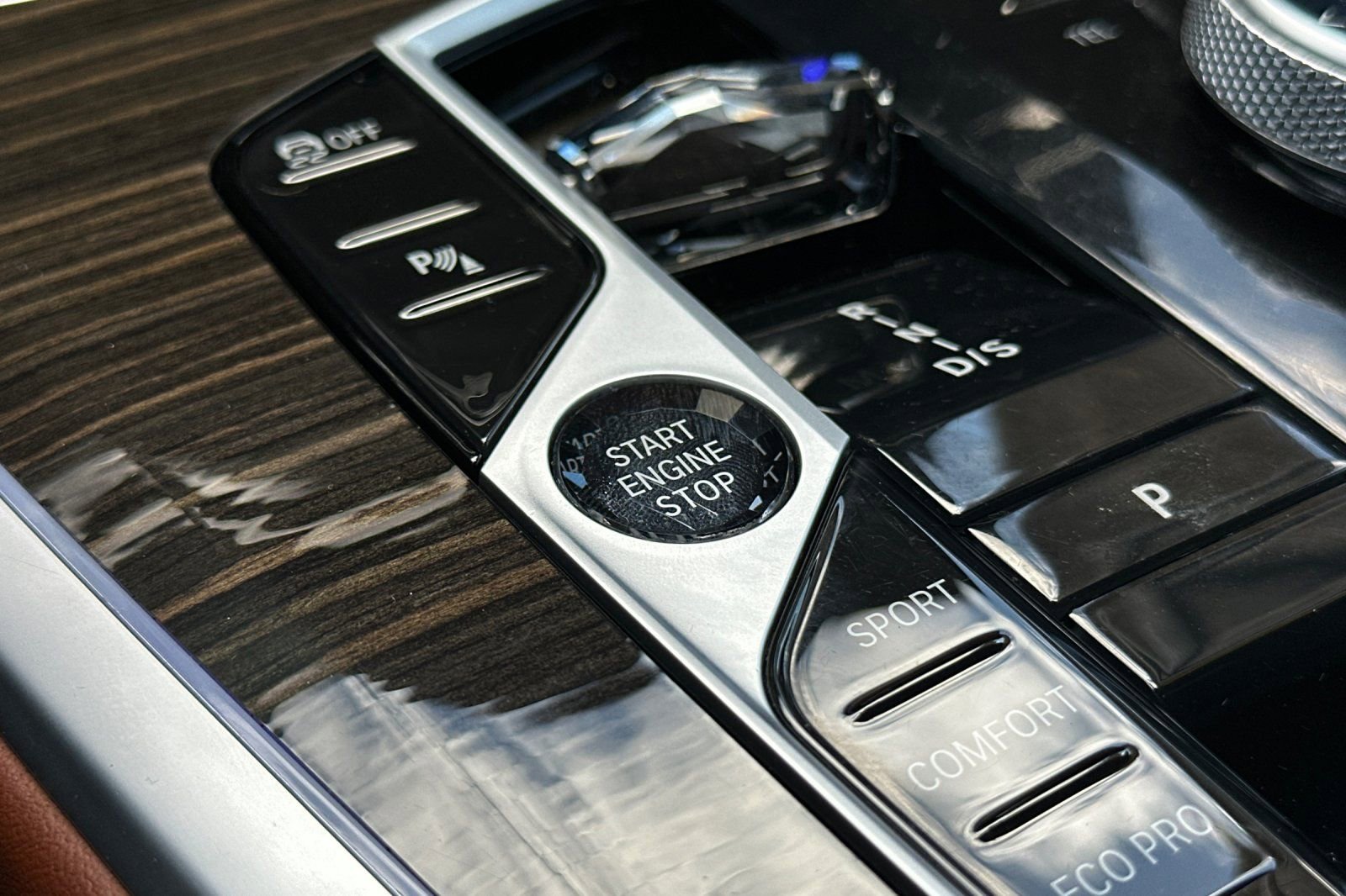 Used 2024 BMW X7 xDrive40i w/ Executive Package image 23
