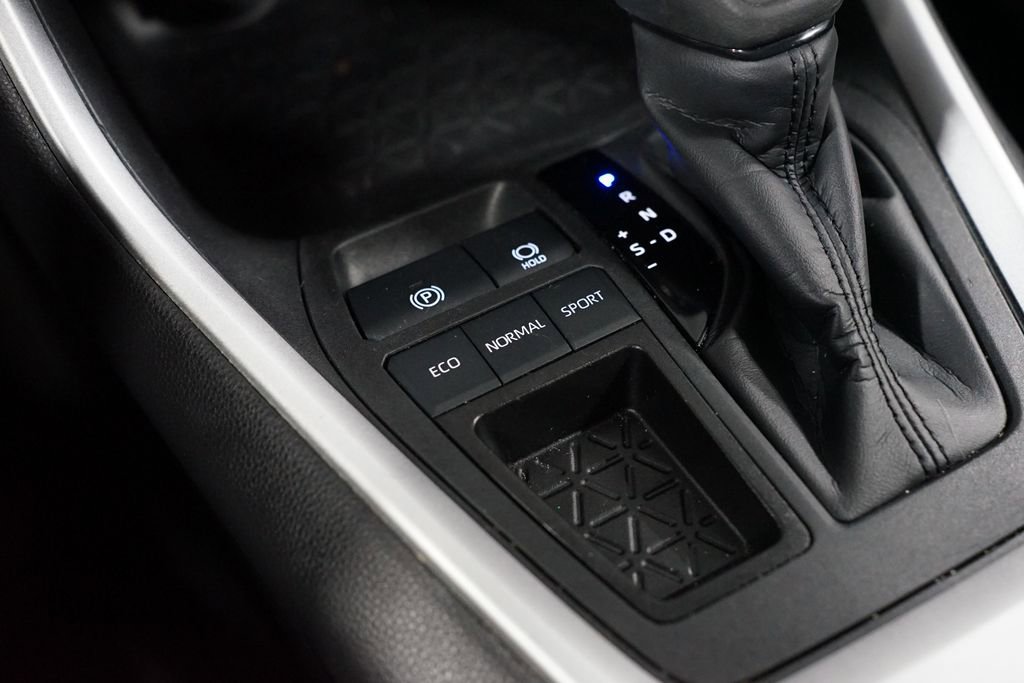 Used 2024 Toyota RAV4 LE image 22