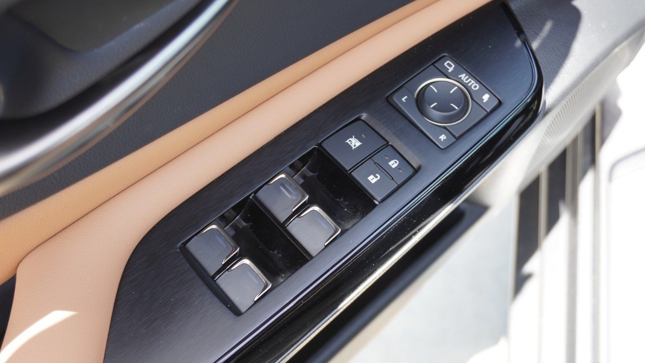 Certified 2024 Lexus ES 350 w/ Premium Package FWD image 23