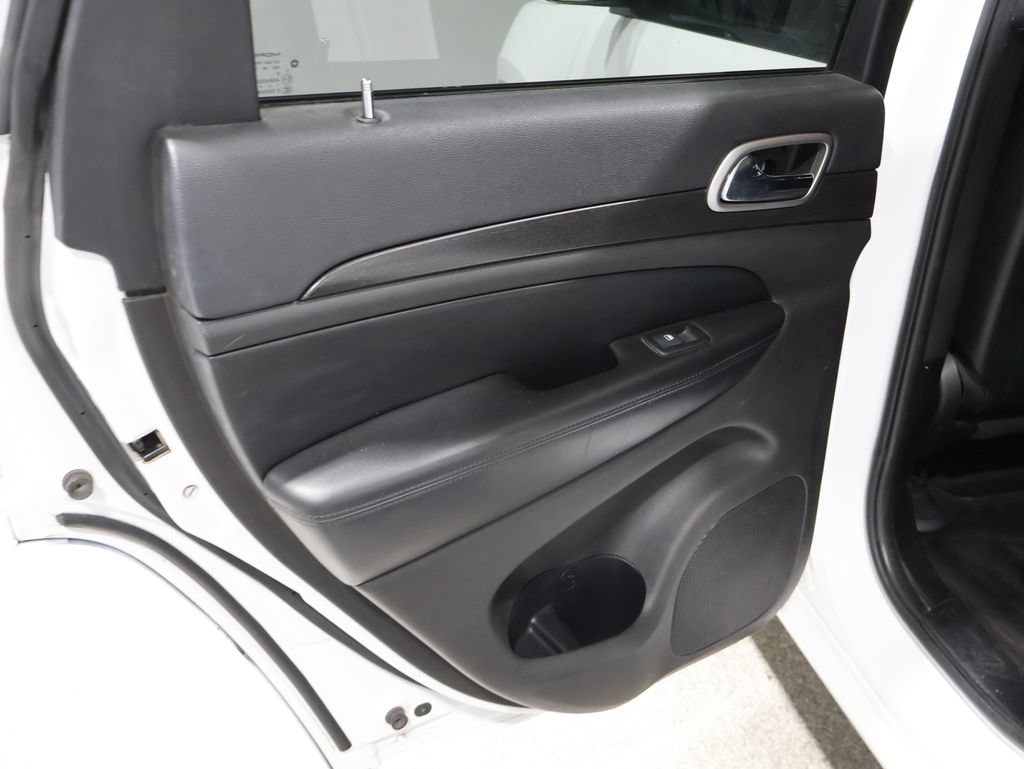 Used 2018 Jeep Grand Cherokee Altitude AWD/4WD image 19