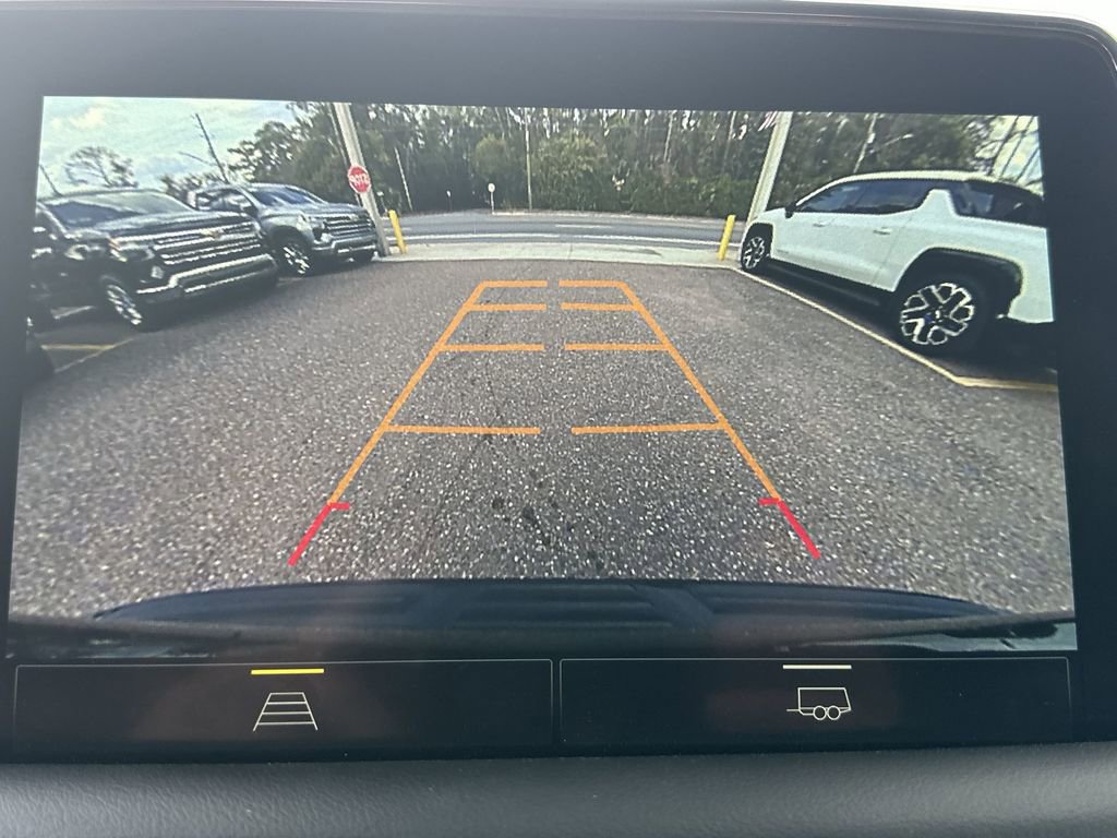 Used 2024 Chevrolet Suburban Premier image 25