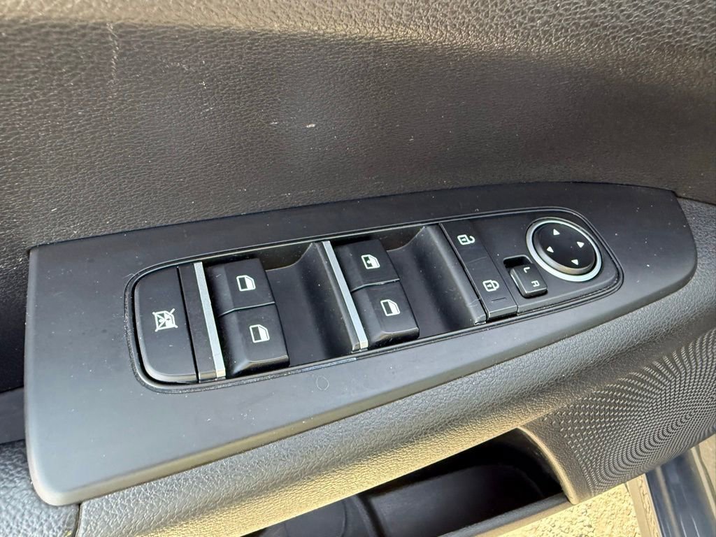 Used 2023 Kia Forte LXS image 19