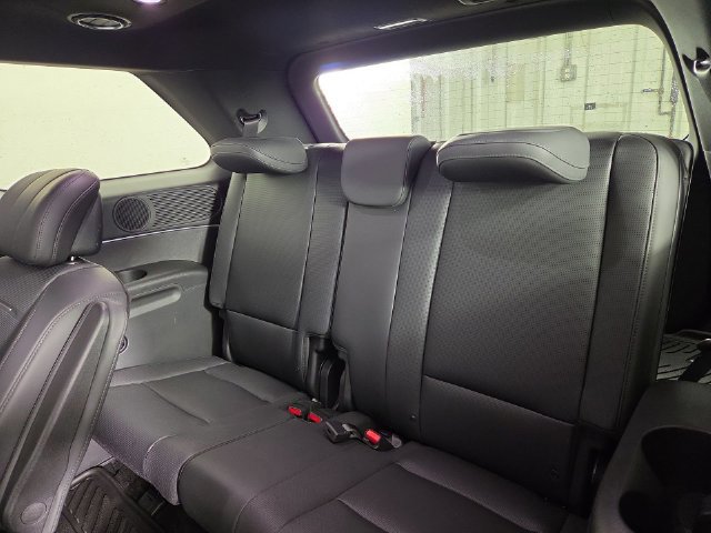 Used 2026 Hyundai Palisade Calligraphy AWD/4WD image 16