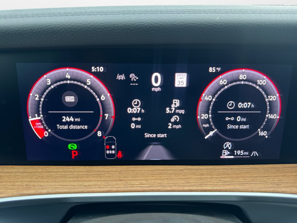 New 2026 Volkswagen Tiguan SEL R-Line AWD/4WD image 11