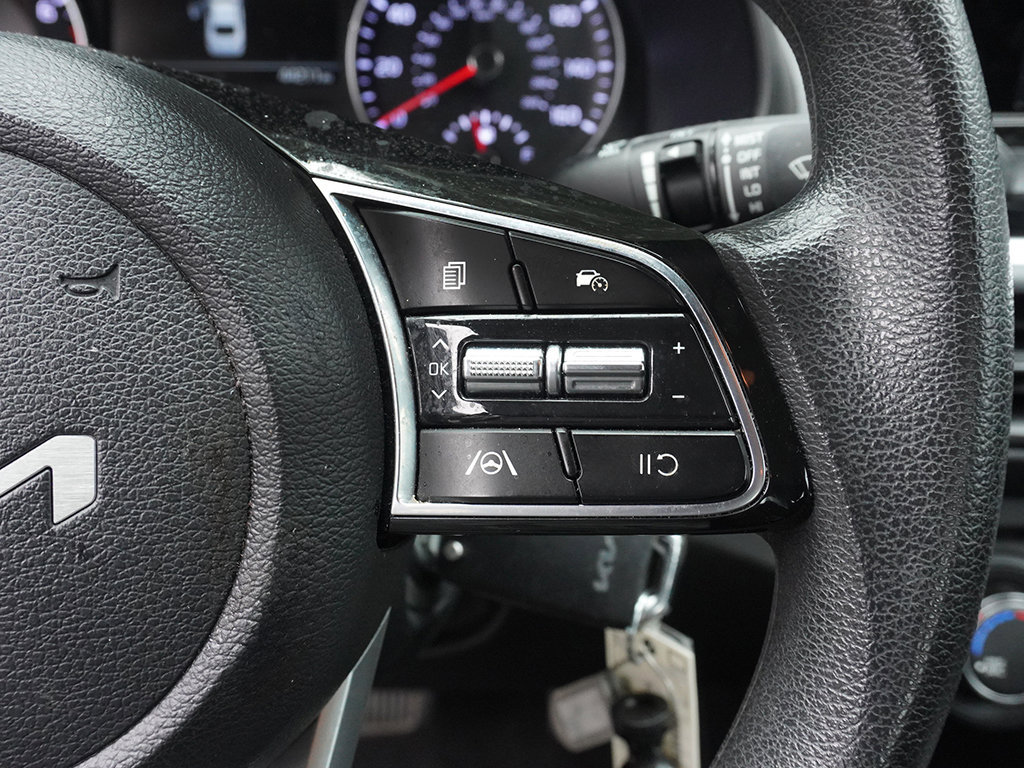 Used 2022 Kia Forte LXS FWD image 31