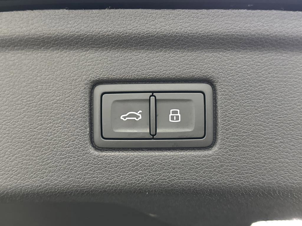 Used 2025 Audi RS 5 Sportback w/ Black Optic Carbon Package image 16