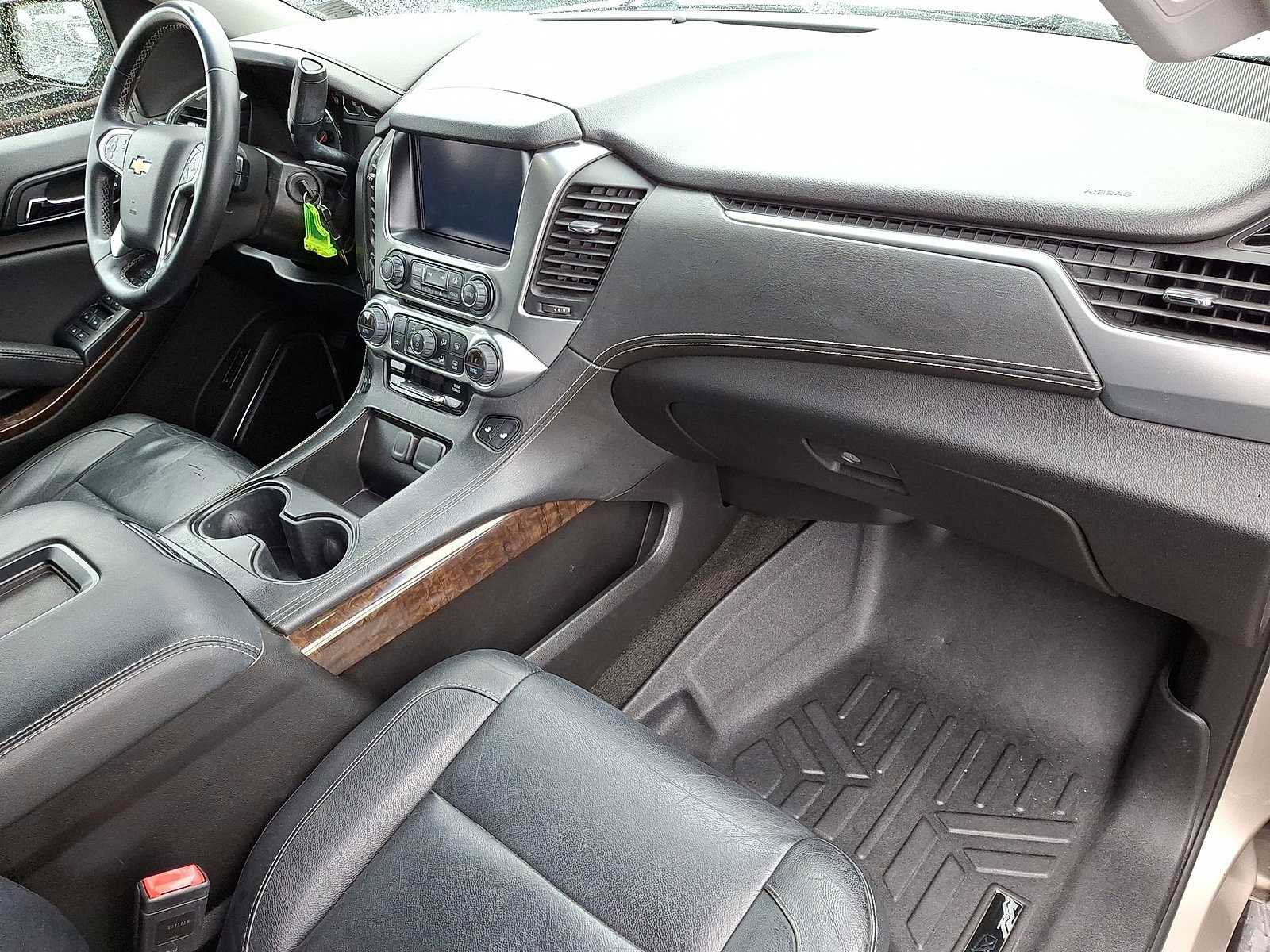 Used 2017 Chevrolet Suburban LT image 33