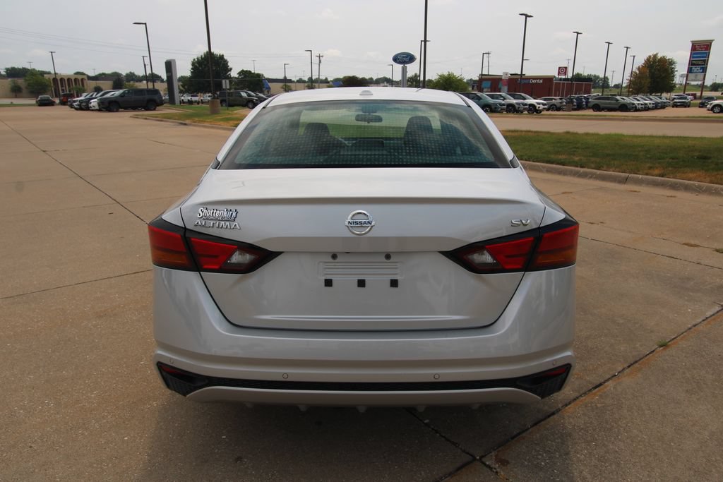 Used 2022 Nissan Altima 2.5 SV FWD image 13