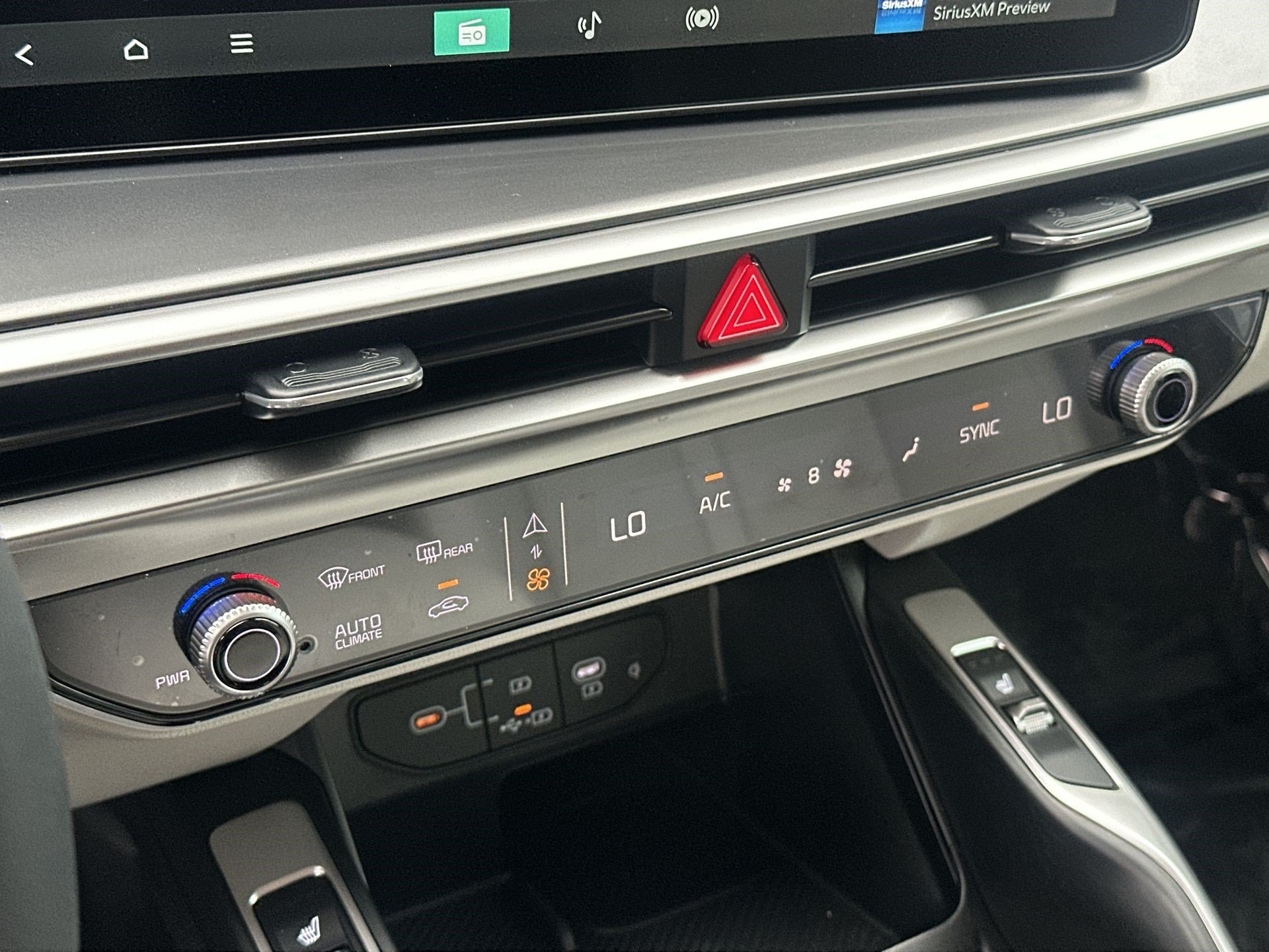 Certified 2025 Kia Sorento EX w/ Panoramic Sunroof Package AWD/4WD image 16