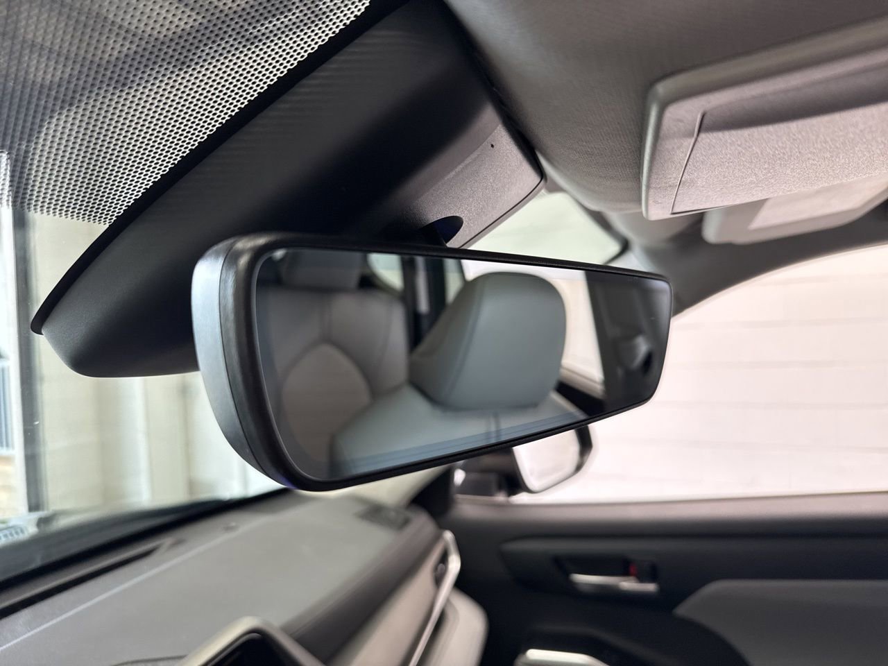 Used 2023 Toyota Highlander XLE image 33