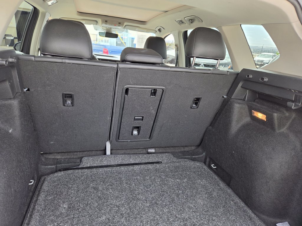 Used 2022 Volkswagen Taos SEL w/ Panoramic Sunroof Package FWD image 20