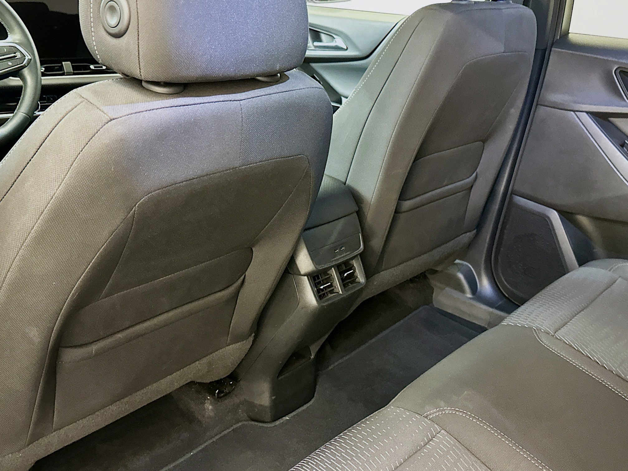 Used 2025 Chevrolet Equinox LT image 28