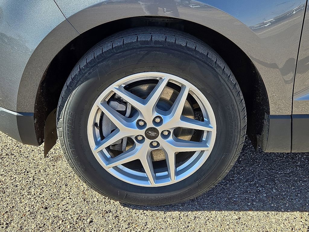 Used 2024 Ford Edge SEL image 11