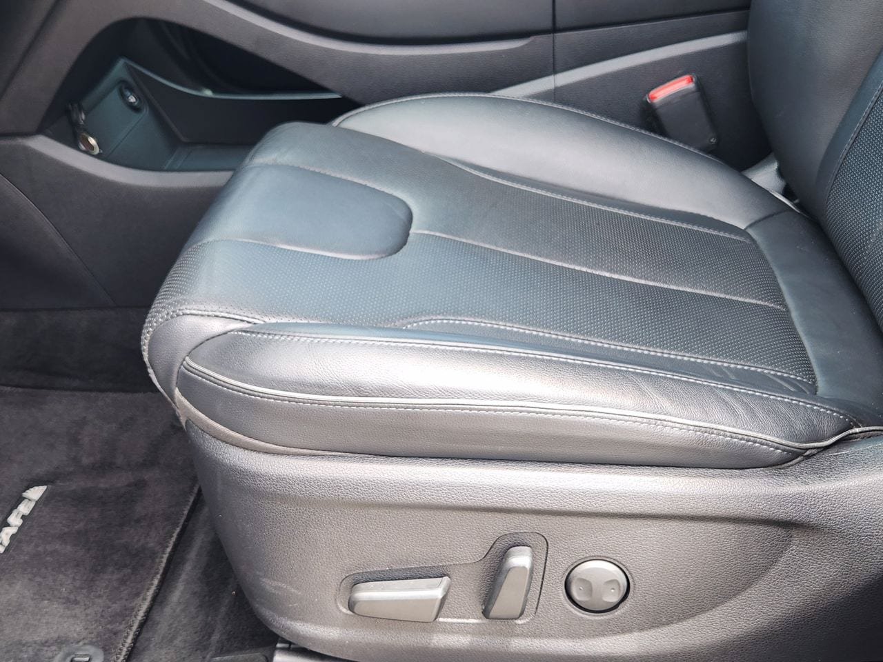 Used 2021 Hyundai Santa Fe SEL Premium w/ Cargo Package AWD/4WD image 22