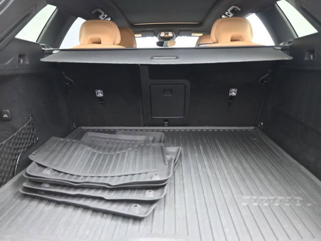 Used 2023 Volvo XC60 B6 Ultimate w/ Climate Package image 32