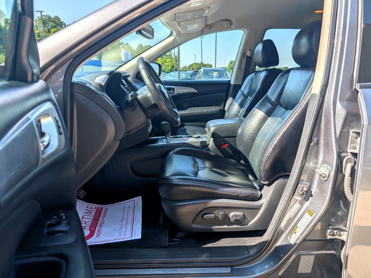 Used 2020 Nissan Pathfinder SL image 9