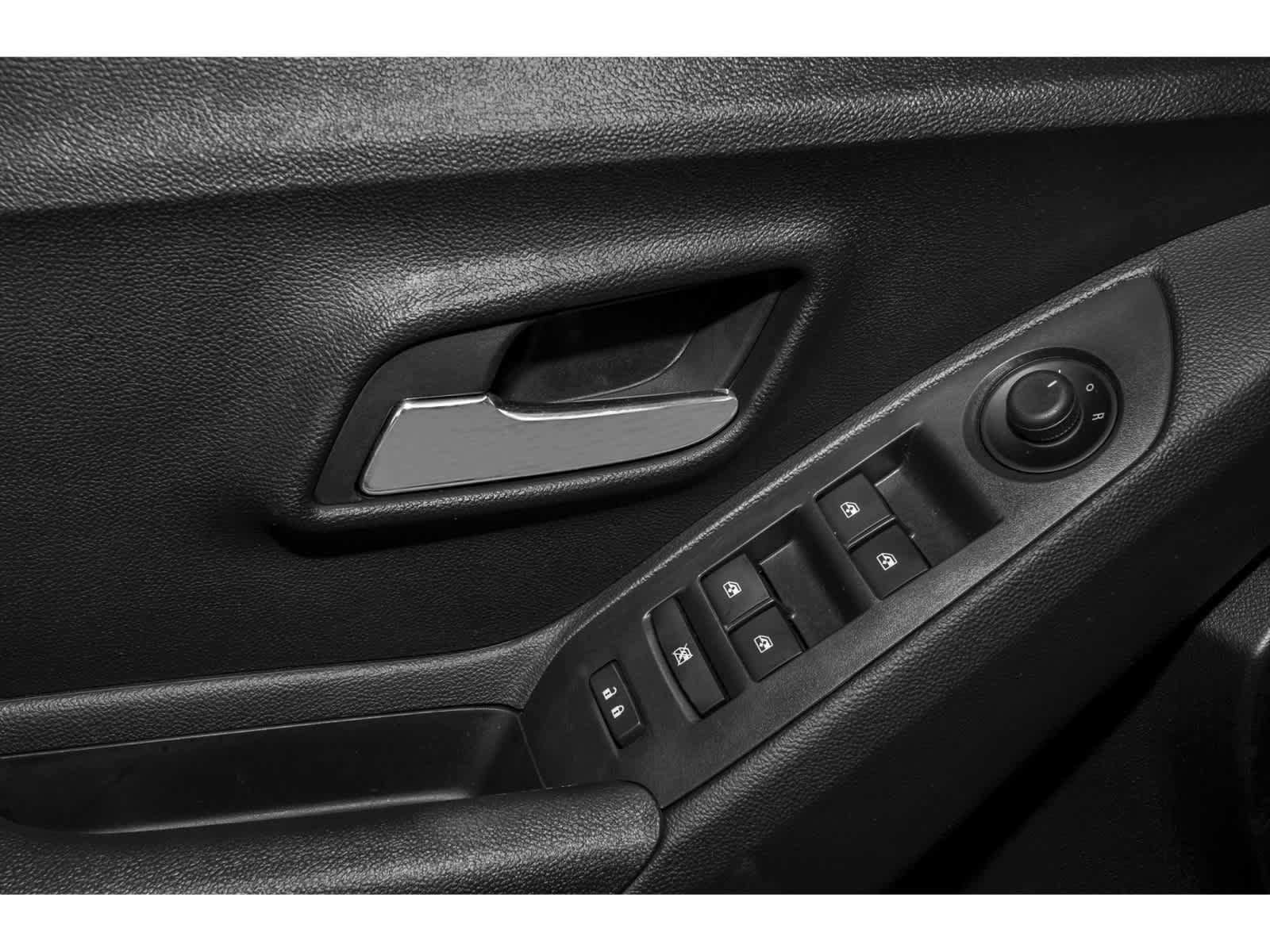 Used 2015 Chevrolet Trax LS FWD image 14