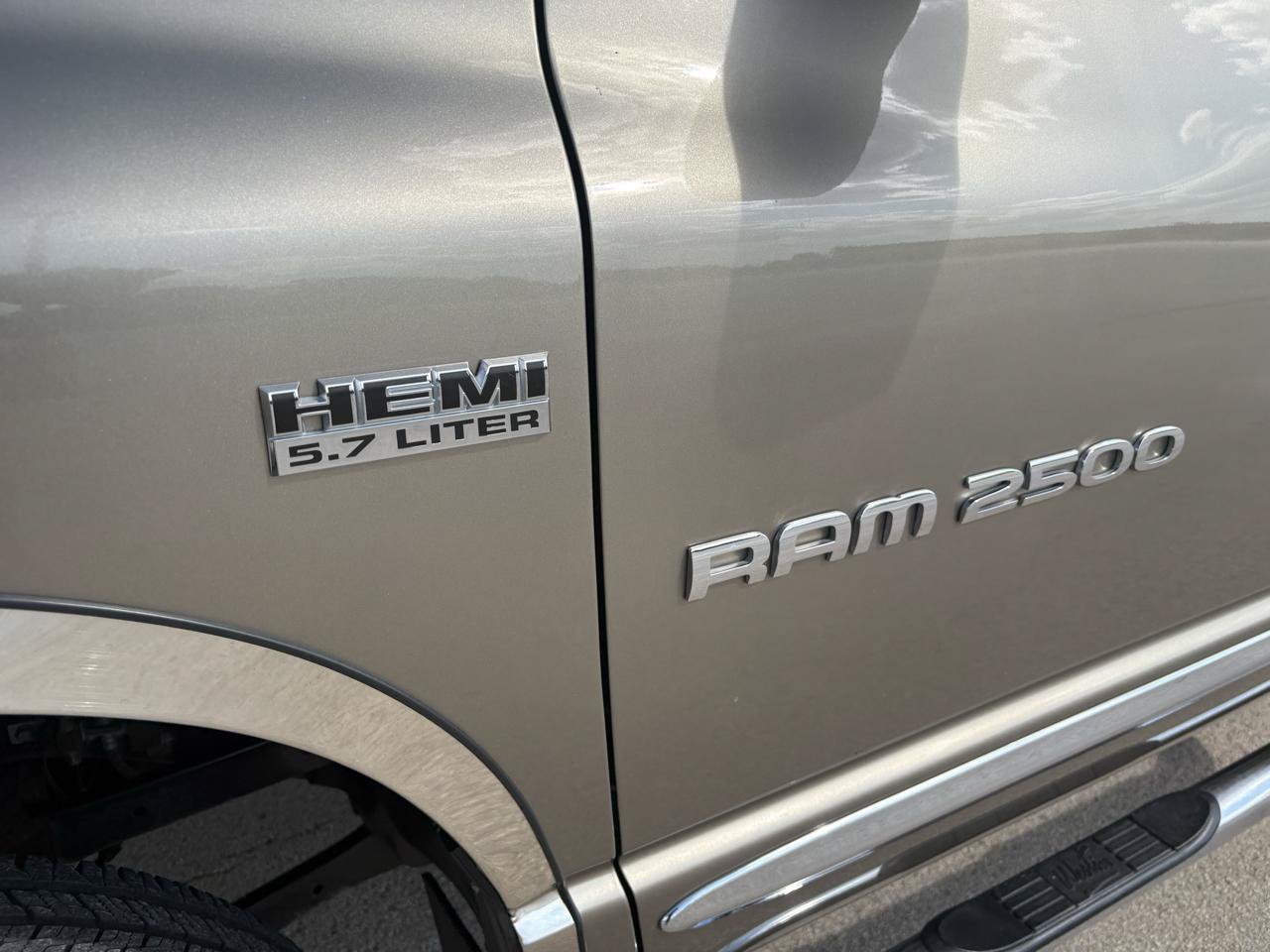 Used 2006 Dodge Ram 2500 Truck Laramie AWD/4WD image 8
