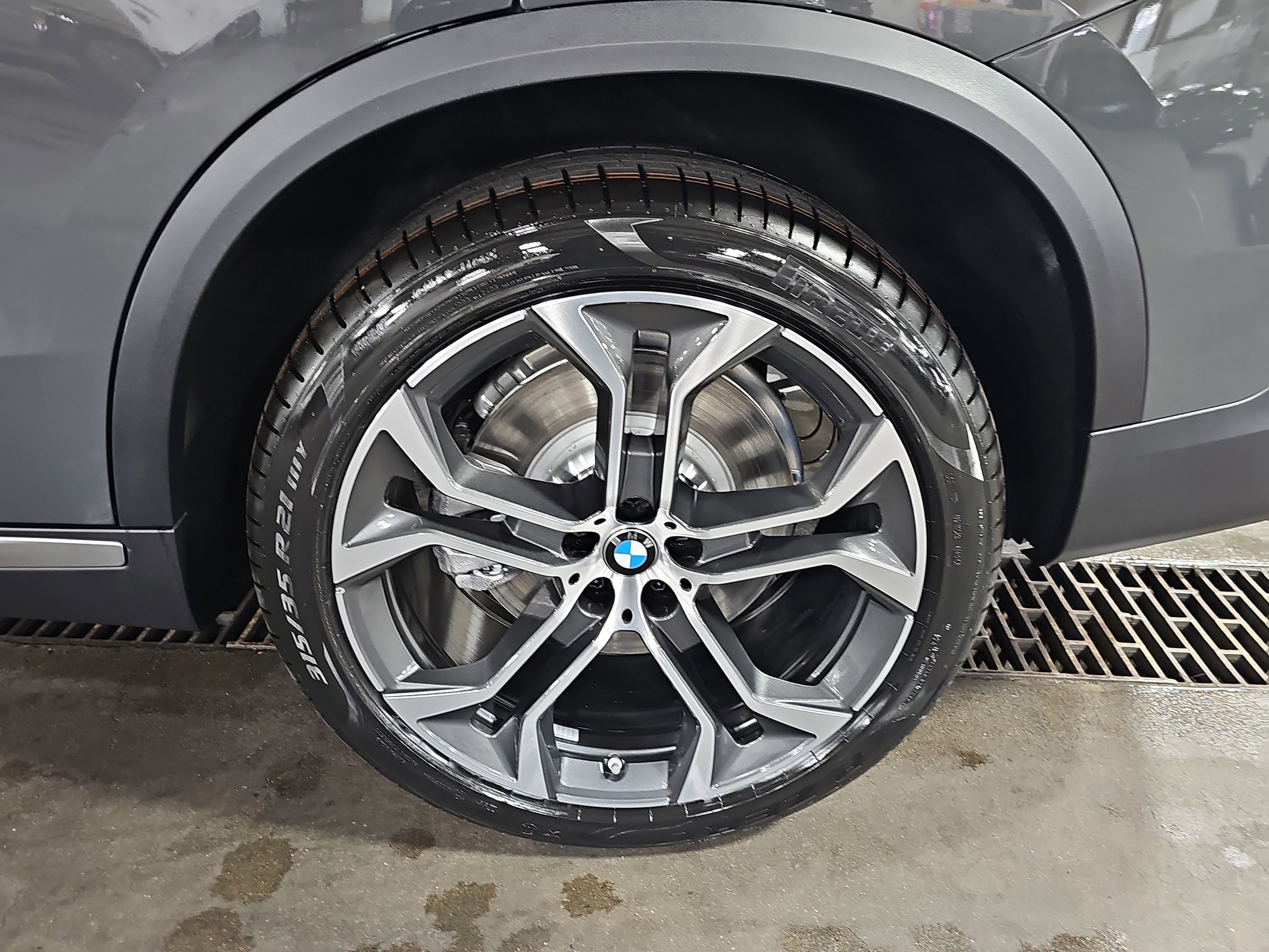 New 2026 BMW X5 xDrive50e w/ Climate Comfort Package image 36