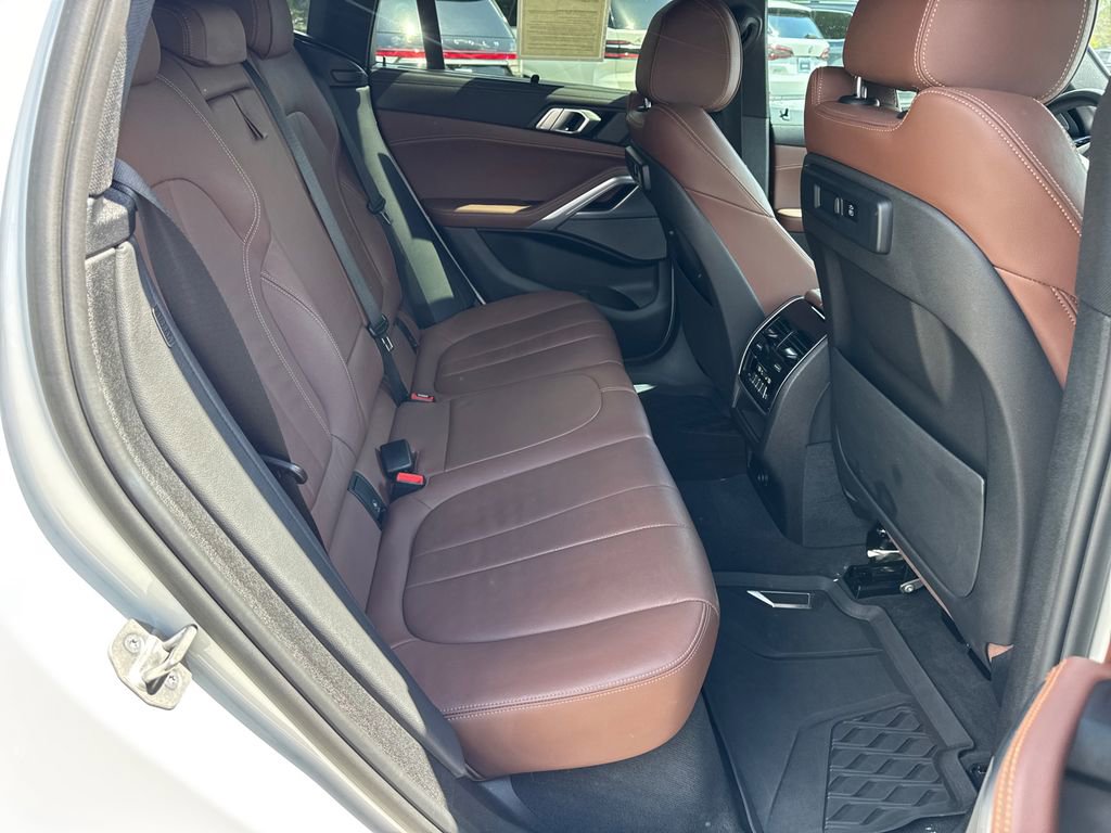 Used 2021 BMW X6 sDrive40i w/ Executive Package image 15