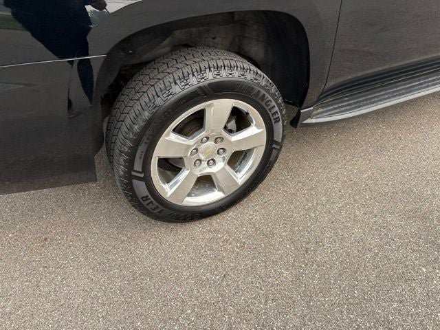 Used 2018 Chevrolet Suburban LT AWD/4WD image 4
