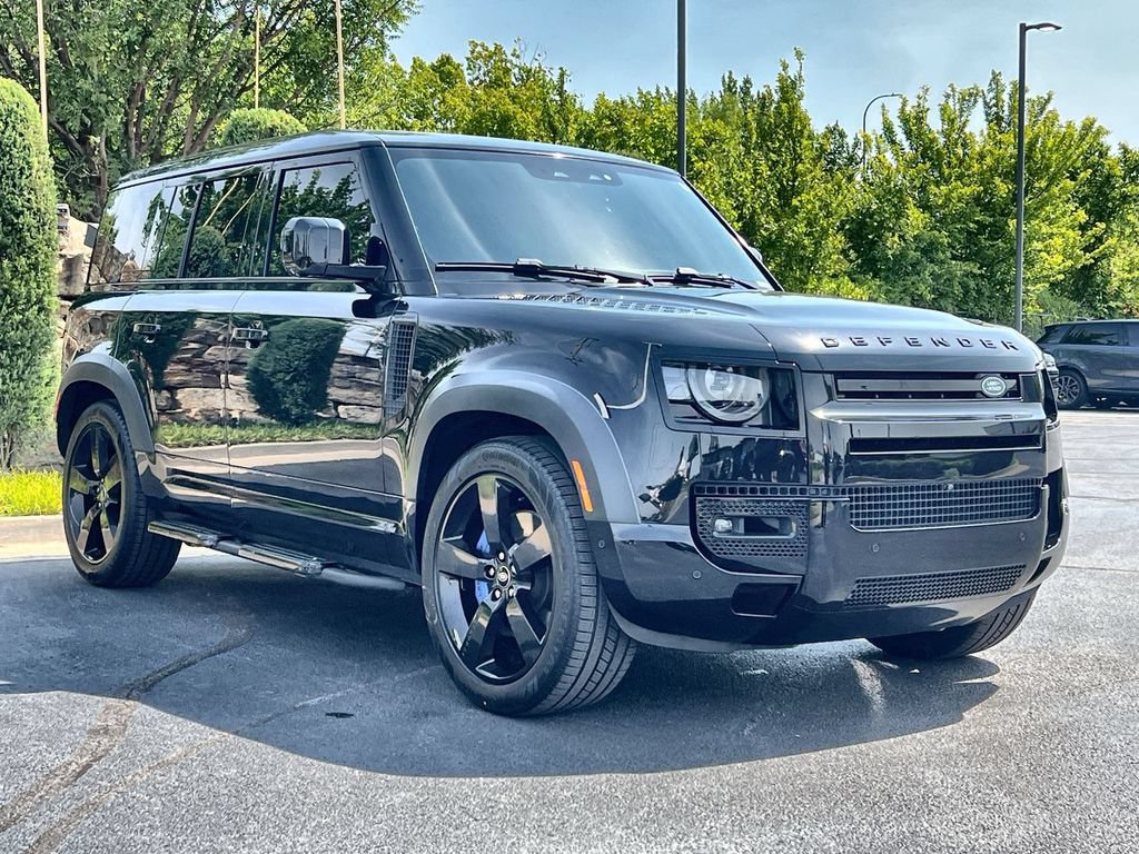 Certified 2023 Land Rover Defender 110 V8 AWD/4WD image 7