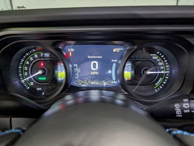 Used 2025 Jeep Wrangler Unlimited Rubicon 4xe w/ Convenience Group AWD/4WD image 15