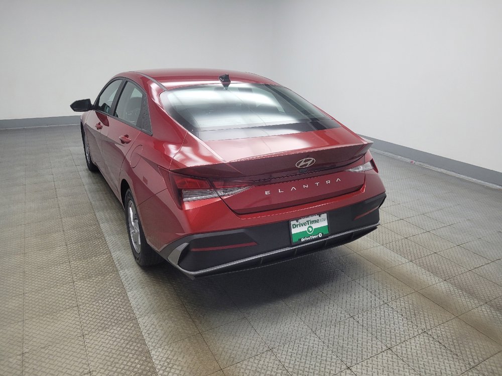 Used 2024 Hyundai Elantra SE FWD image 5