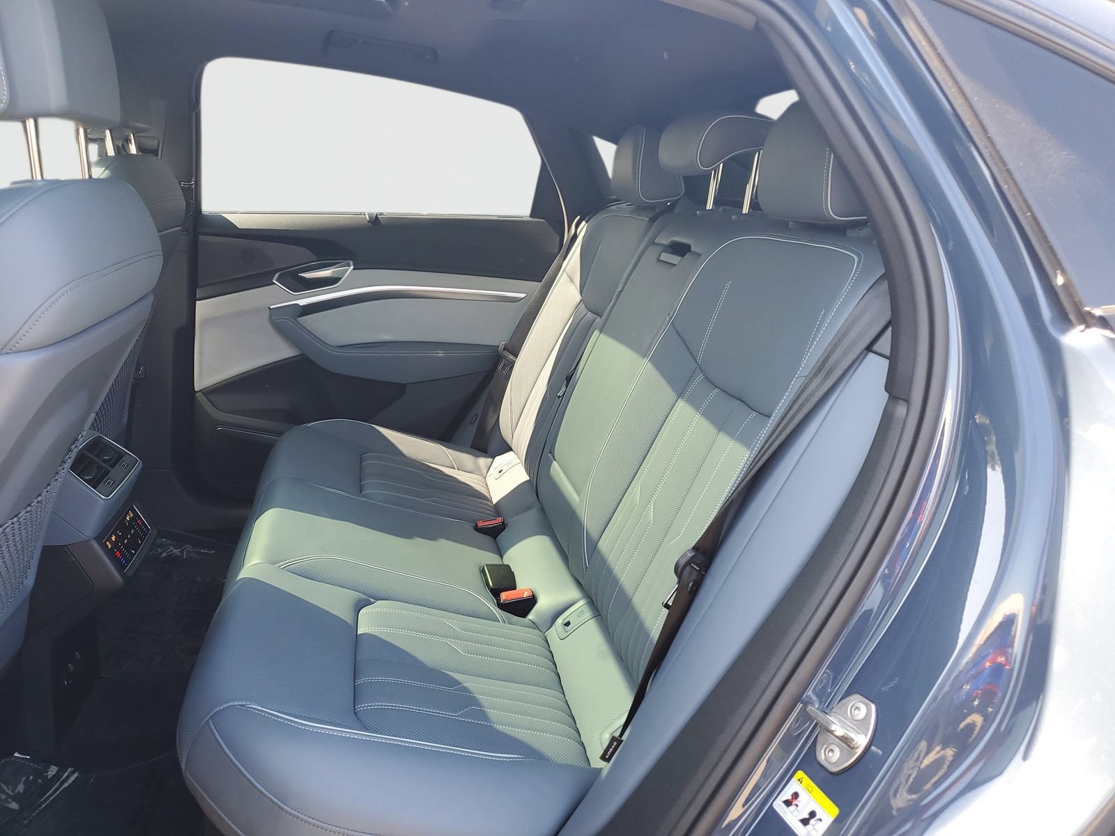Used 2023 Audi e-tron Prestige w/ Prestige Package AWD/4WD image 13