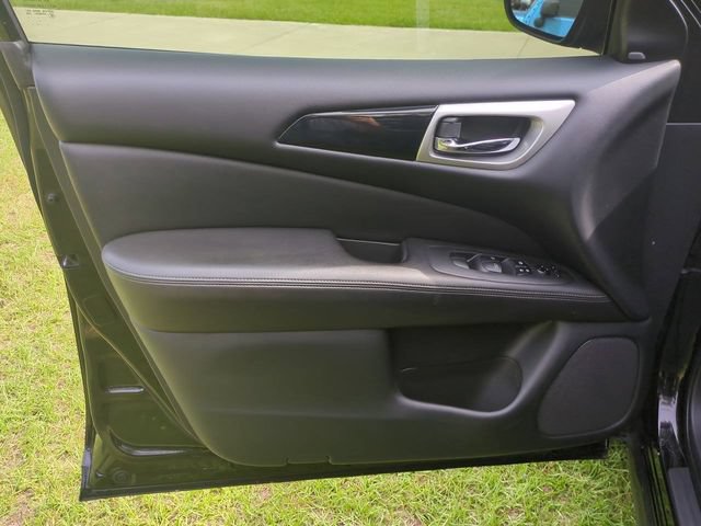 Certified 2020 Nissan Pathfinder SV FWD image 13