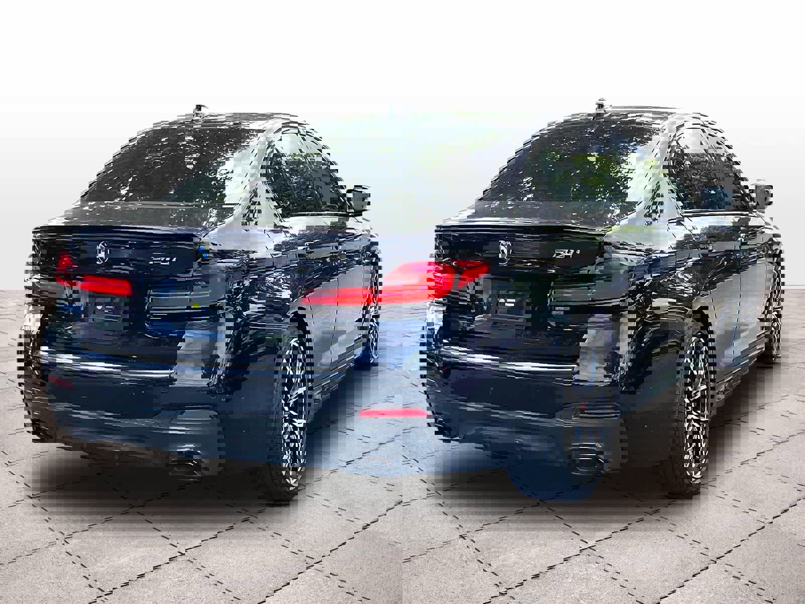 Used 2023 BMW 540i w/ M Sport Package image 14