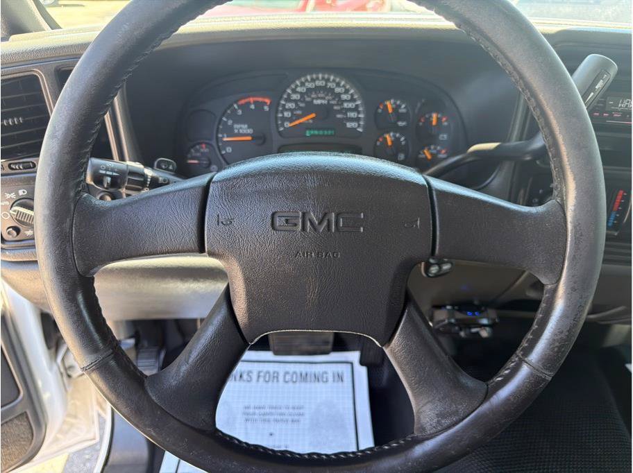Used 2005 GMC Sierra 3500 SLE w/ Heavy-Duty Power Package RWD image 8