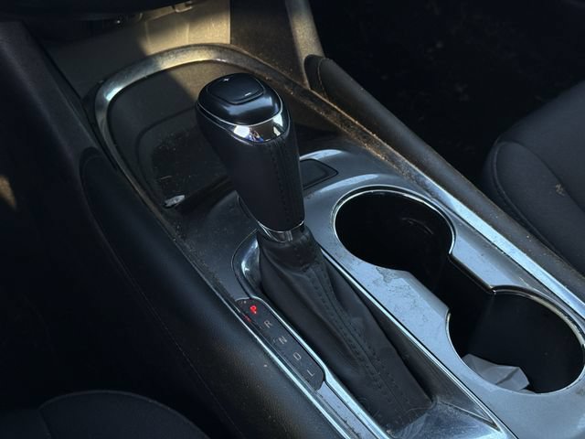 Used 2017 Chevrolet Malibu LT FWD image 18