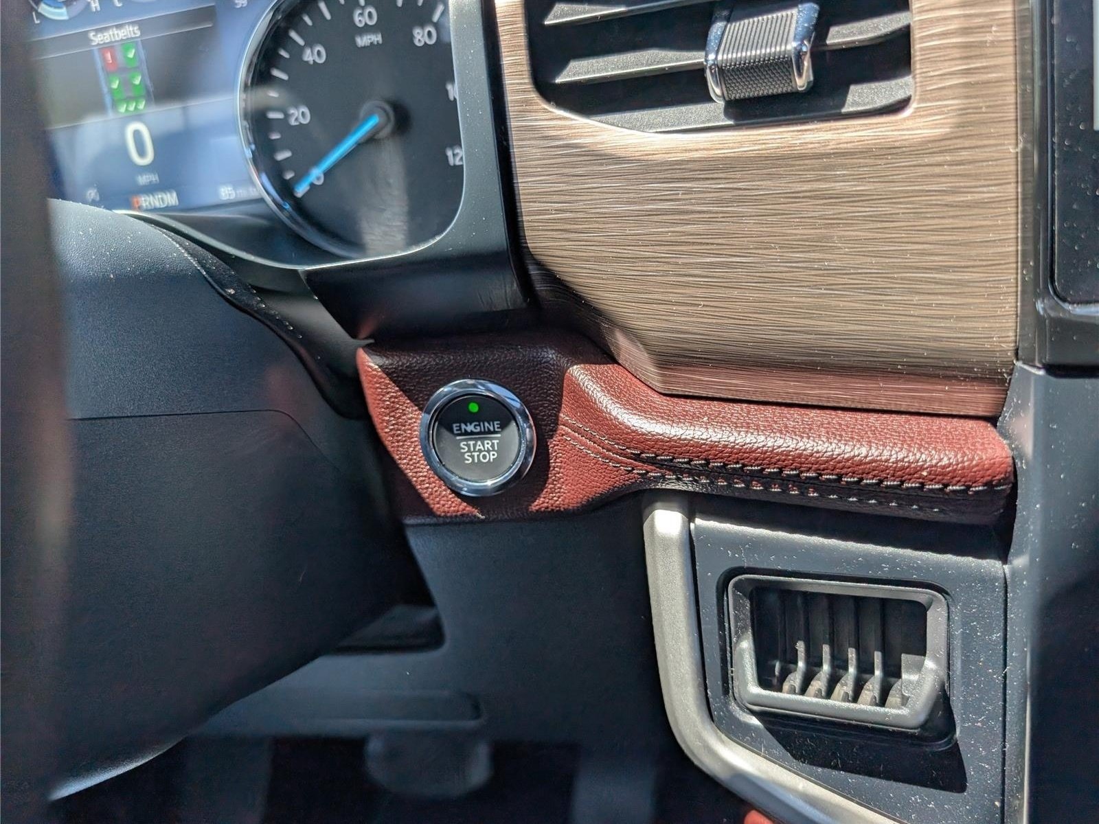 Used 2023 Ford Expedition Limited AWD/4WD image 28