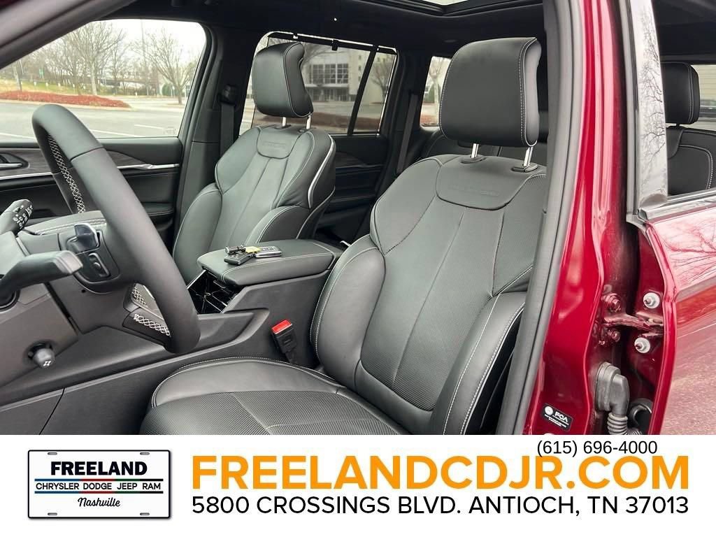New 2024 Jeep Grand Cherokee Overland w/ Luxury Tech Group IV AWD/4WD image 18