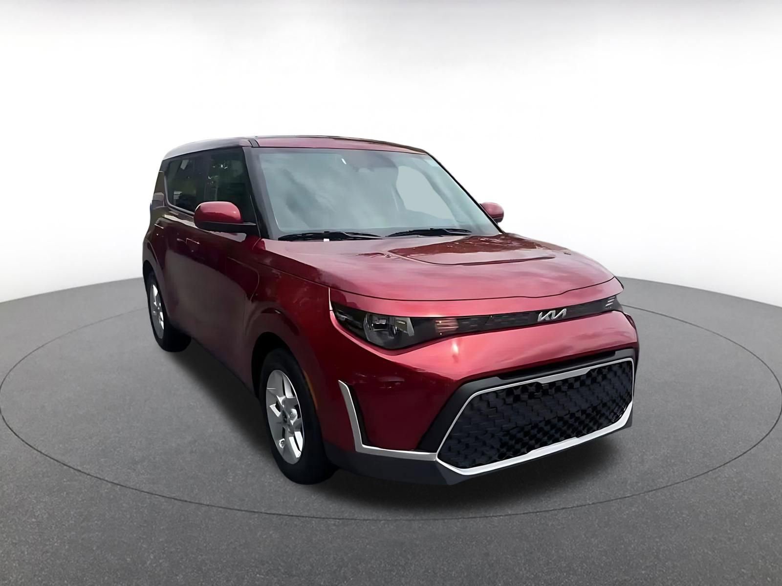 Used 2025 Kia Soul LX w/ LX Technology Package FWD image 3